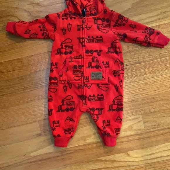 Carter’s 3 month boys fleece red hooded one piece - Picture 2 of 5